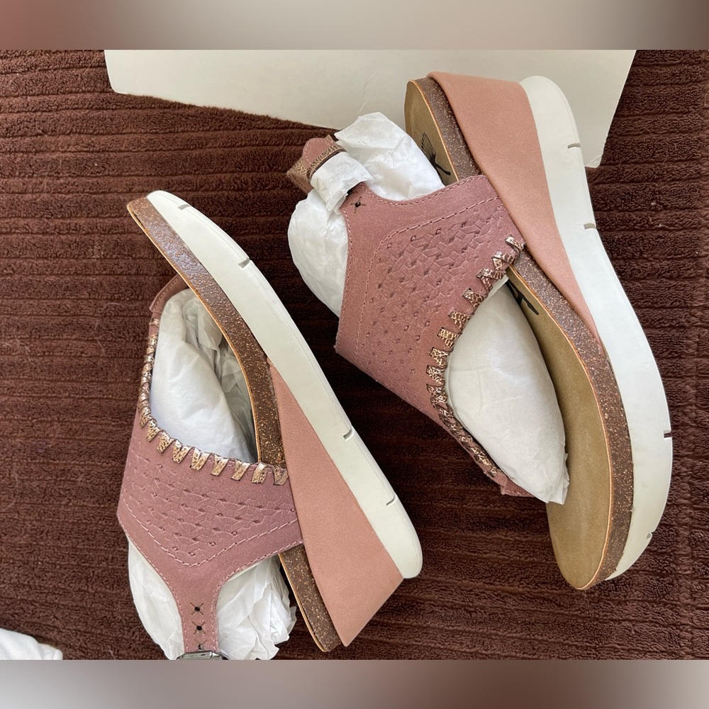 New OTBT salmon color sandals.  In box size 7.5